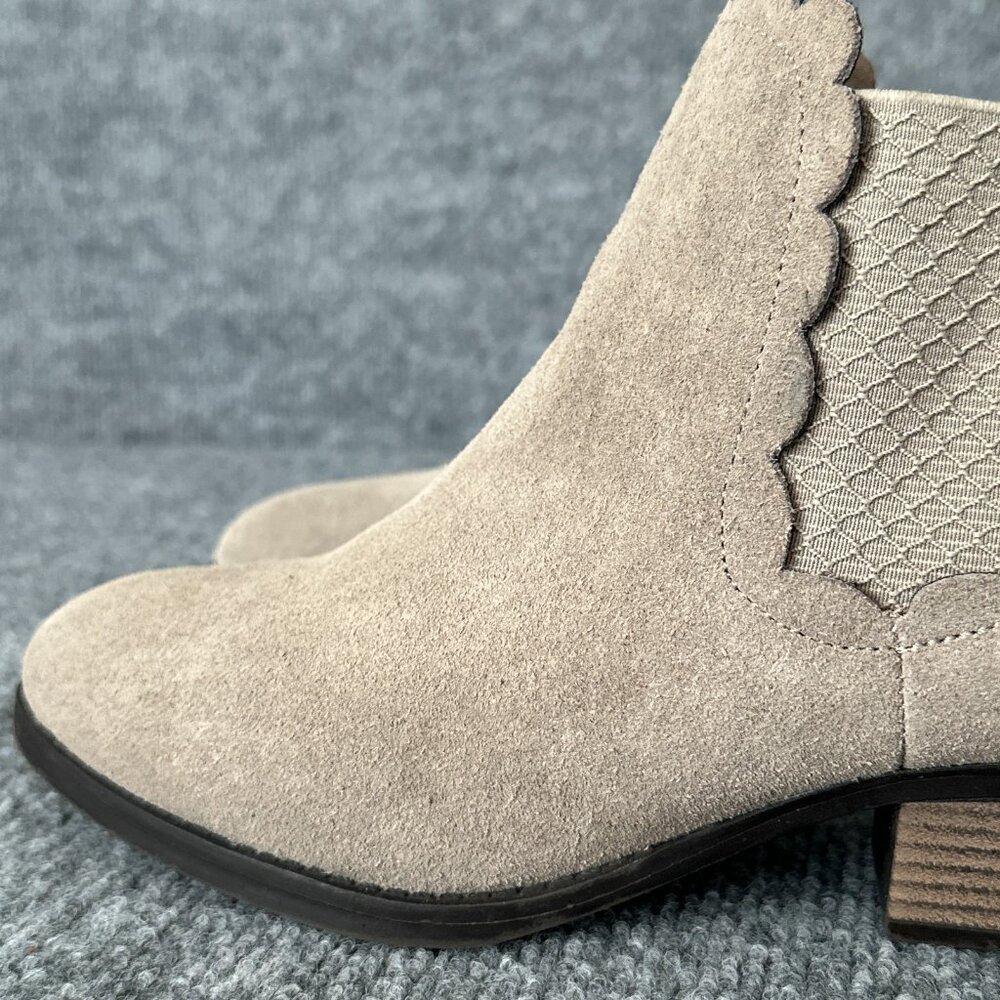 Sktechers Booties Womens 8 Taupe Grey Suede Air Cooled Scalloped Edge Boots - Picture 6 of 16